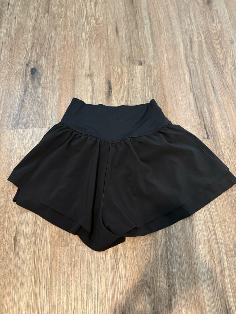 Aerie Shorts - Picture 2 of 3